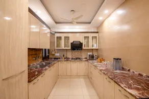 Urban Retreat with Stylish 3BHK Hideaway in Delhi - Image 3