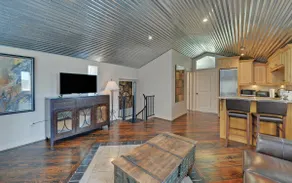 Country Farm Estate, 18 Acres! Tiny Weddings! - Image 3