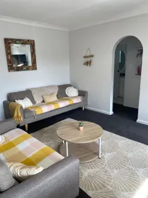 Central Cronulla Apartment Nestled In The Treetops - Image 2