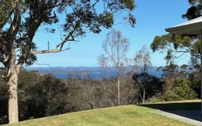 Shadforth Rise: Spacious, modern home, beautiful views, 4 mins to town - Image 2