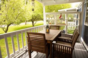 Nana’s Beach Bungalow - Image 4
