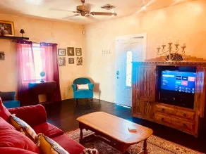 Dunbar Spring Vintage Retreat w/ private spa/pool - Image 2