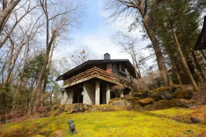 Private nature villa with a Japanese soaking bath - Image 3
