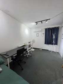 Pet-Friendly 1BR Townhouse - Image 4