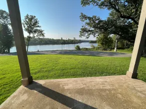 The GooseNest • HOT TUB • Lake View - Image 4