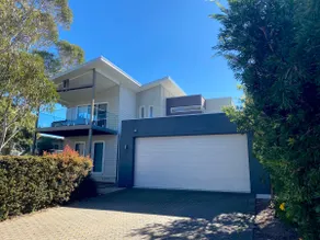 Spacious, stylish & FUN close to beach & pool - Image 4