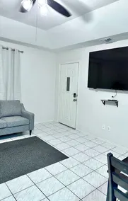 Work-Ready 3BR | Arcades | W/D | Near Airport - Image 5