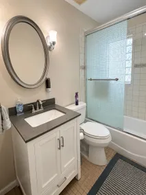 Spacious Brick Home - Sleeps 8 - Near Downtown - Image 4