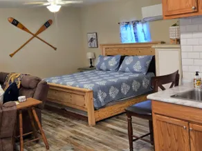 Cottage On the Bay Pool, King, Pets - Image 3