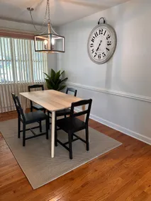 Spacious 3BR Home near O’Hare & Woodfield - Image 2