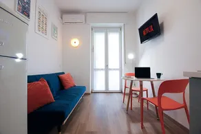 [FREE Parking] Comfortable and modern suite | A/C & WiFi - Image 2