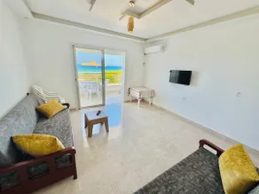 RafRaf beachfront Paradise - Image 2