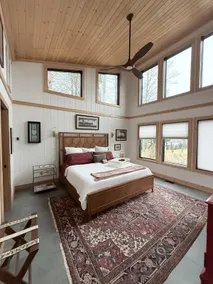 NEW HOME Hot Tub~Gourmet Kitchen~King Bed~Goats! - Image 2