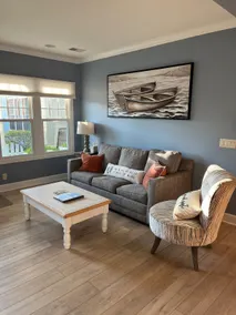 Cozy, convenient poolside by canal and beach .9 mi - Image 2
