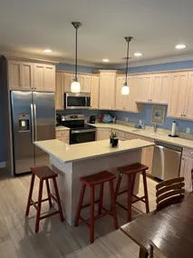Cozy, convenient poolside by canal and beach .9 mi - Image 5