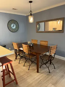 Cozy, convenient poolside by canal and beach .9 mi - Image 4