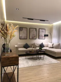 Luxury One Bedroom Apartment - Image 2