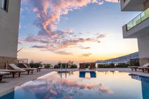 Beachfront 3BR,2BA Luxury Flat. Panoramic view - Image 2