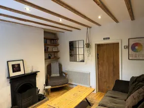 Cosy Cottage (Free parking) - Image 3