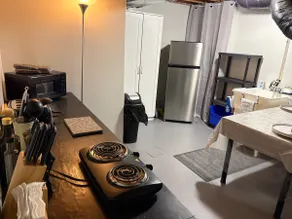 Spacious Private Suite close to CFB, RMC, 401 & DT - Image 3