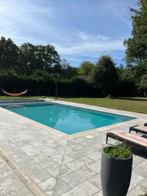 Fully-equipped house with pool - Image 3