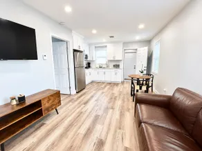 Gorgeous Apartment • 1BR Near PBI • Sleeps 4 - Image 2