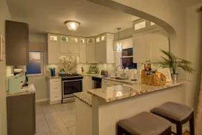 3BR Hot Tub Retreat Near Cincinnati Attractions - Image 2