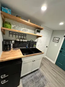 Serenity Haven - Modern Retreat - Image 2