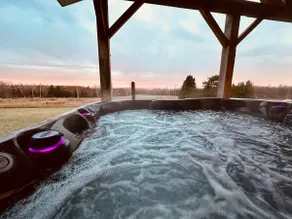 Modern Timber-Frame Cottage with Jacuzzi® Hot Tub - Image 2