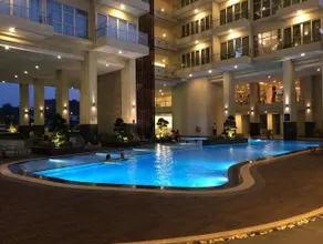 1BR Aston Residence with Swimming Pool & Gym - Image 5