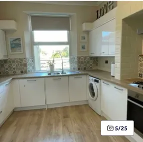 4 bed apartment by the sea - Image 2