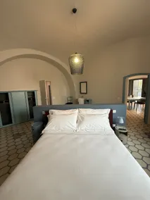 Apt w Jacuzzi_Hammam_2 bth_Kitchn_welcome drink - Image 5