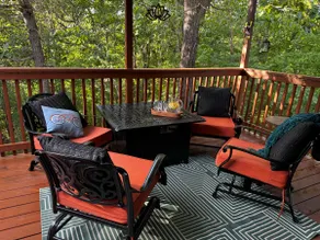 Hot Tub • Firepit • 3BR Bike-in/out MTB•Retreat - Image 4