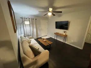 Cozy Villa near downtown. - Image 4