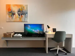 Self-Contained Studio Apartment Near the CBD - Image 2
