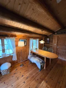 Authentic 200-year-old log cabin near ski slopes - Image 4