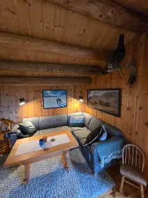 Authentic 200-year-old log cabin near ski slopes - Image 5