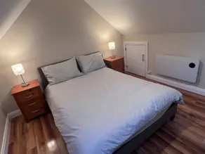 Self Catering Modern Apartment - Image 4