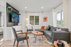 Family-friendly 3BR/2BA sleeps 7 near DT, Pets oK - Image 4