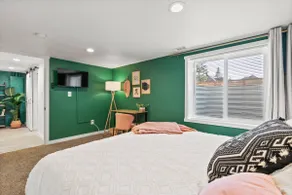 Family-friendly 3BR/2BA sleeps 7 near DT, Pets oK - Image 5