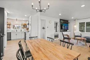 Family-friendly 3BR/2BA sleeps 7 near DT, Pets oK - Image 4