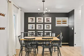 Family-friendly 3BR/2BA sleeps 7 near DT, Pets oK - Image 2