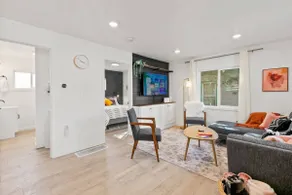 Family-friendly 3BR/2BA sleeps 7 near DT, Pets oK - Image 3