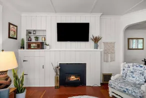 Vintage-chic, pet-friendly Spokane bungalow. - Image 4