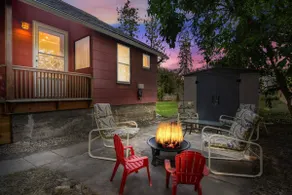 Vintage-chic, pet-friendly Spokane bungalow. - Image 3