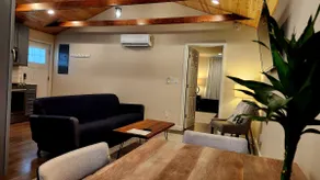 Cozy Guesthouse Getaway - Image 5