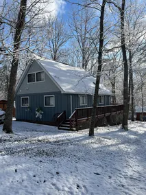 9 Acre Chalet Retreat w/ Garden She-shed, koi pond - Image 2