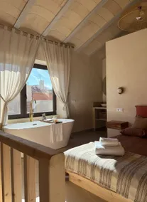 Beautiful Suite with pool, romantic getaway - Image 4
