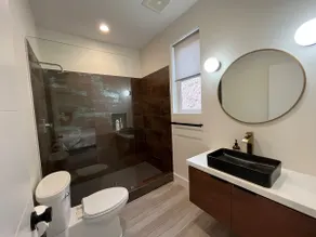 The Lake House - Image 5