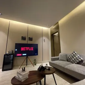 Apartment with bedroom and self check-in - Image 2